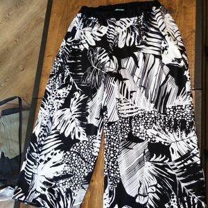 🐳 7For$20 Double Click Black & White Tropical Print Plants